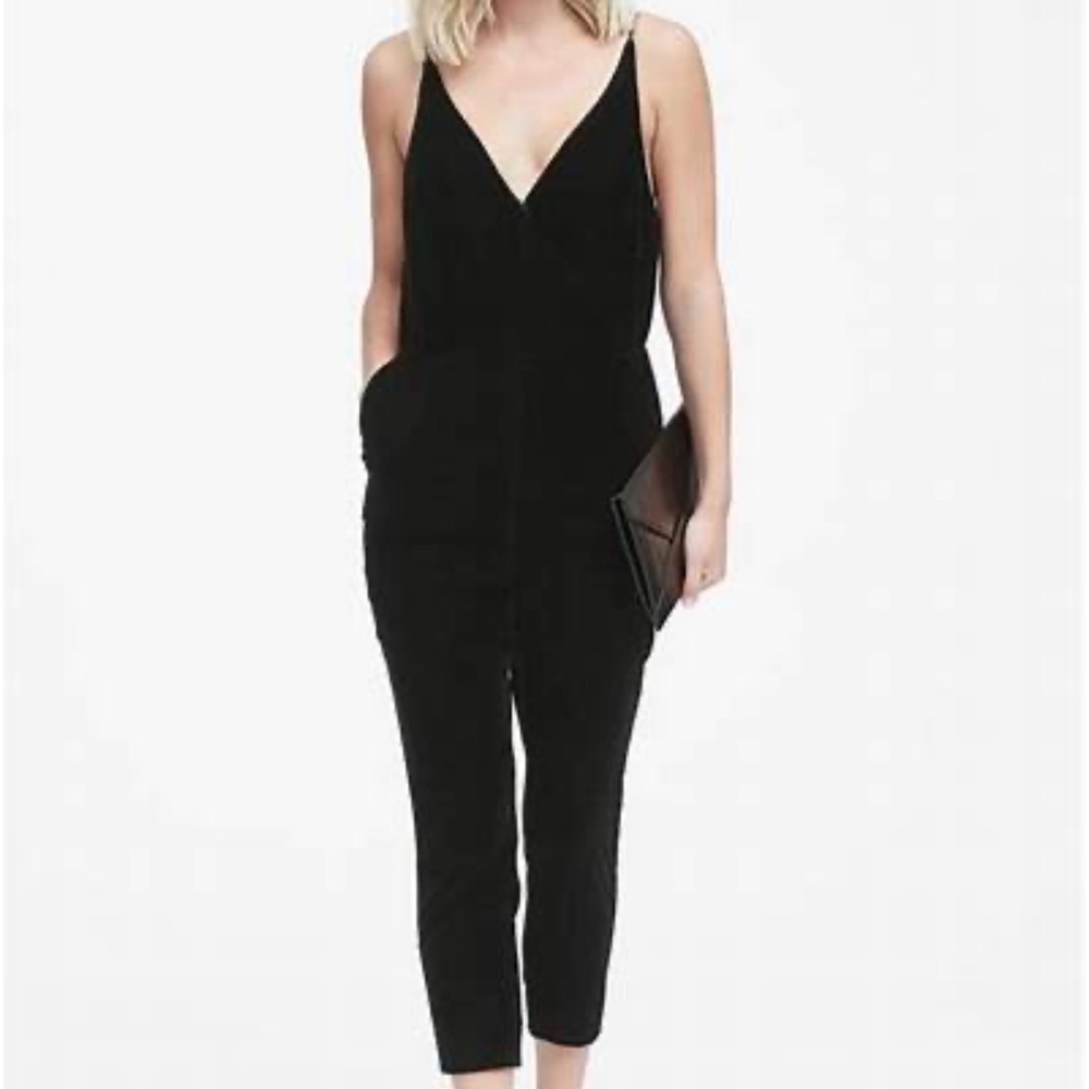 BANANA REPUBLIC VELVET CROPPED LEG JUMPSUIT WITH POCKETS COLOR BLACK SZ 2